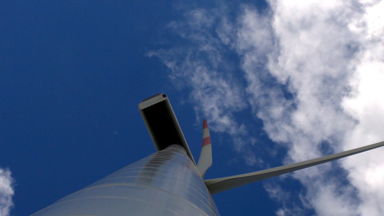 Windturbine fail - extreme swing in high windspeed