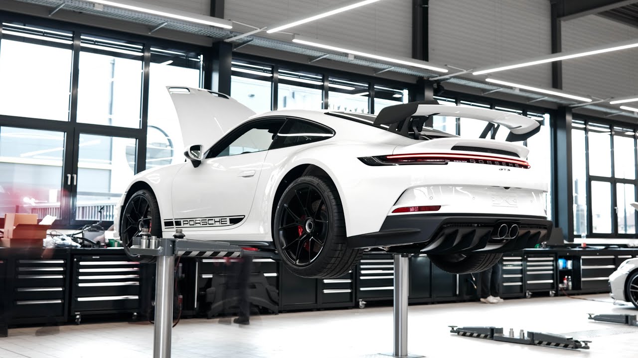 Porsche Manthey Stützpunkt - Umbau Porsche 911 GT3 (992)
