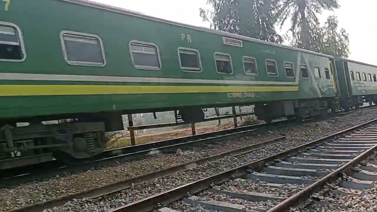  Green Line Express in the season of spring crossing Rohri#train 