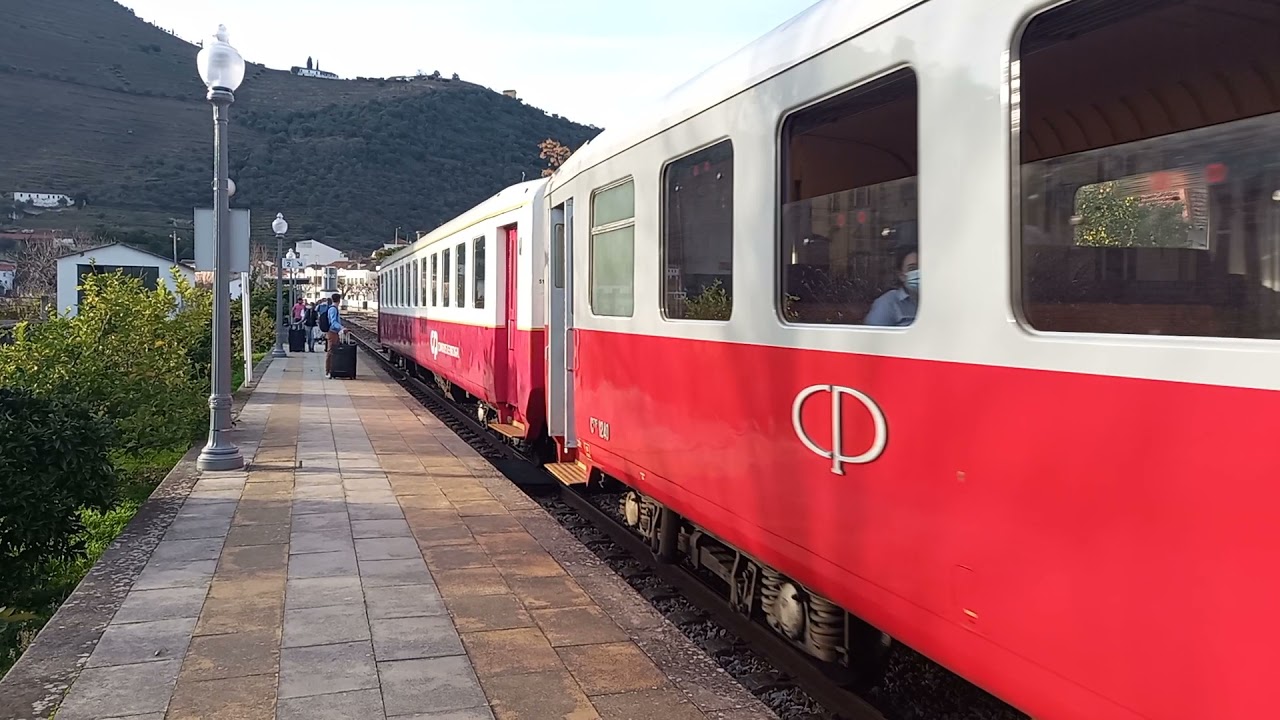 Estação de comboios do Pinhão em 02/01/2022...! 🌨🌨🌠