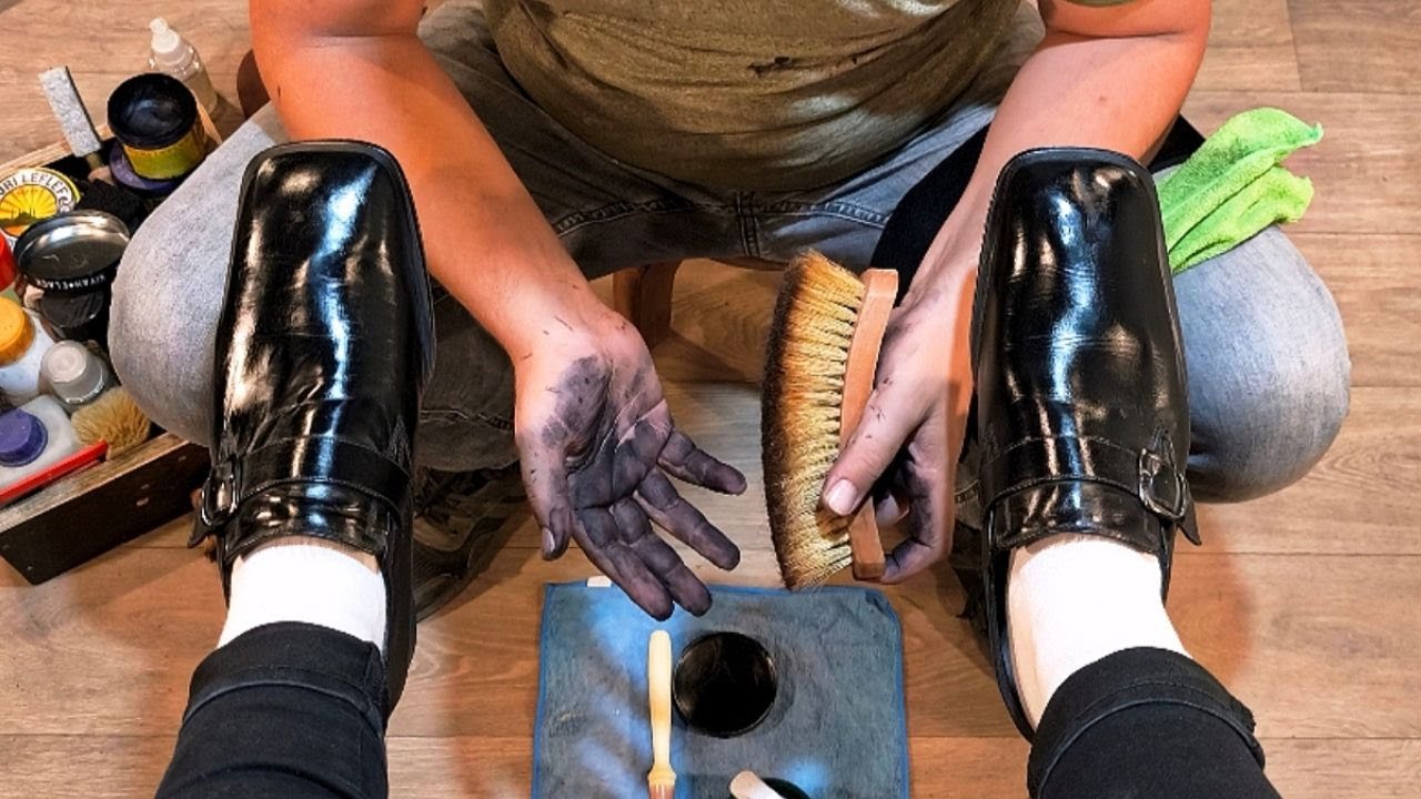 Full relax stress relief black shoe shine ASMR