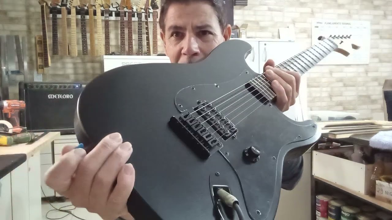 GUITARRA STRATOCASTER PONTE FIXA ENTREGUE LUCAS