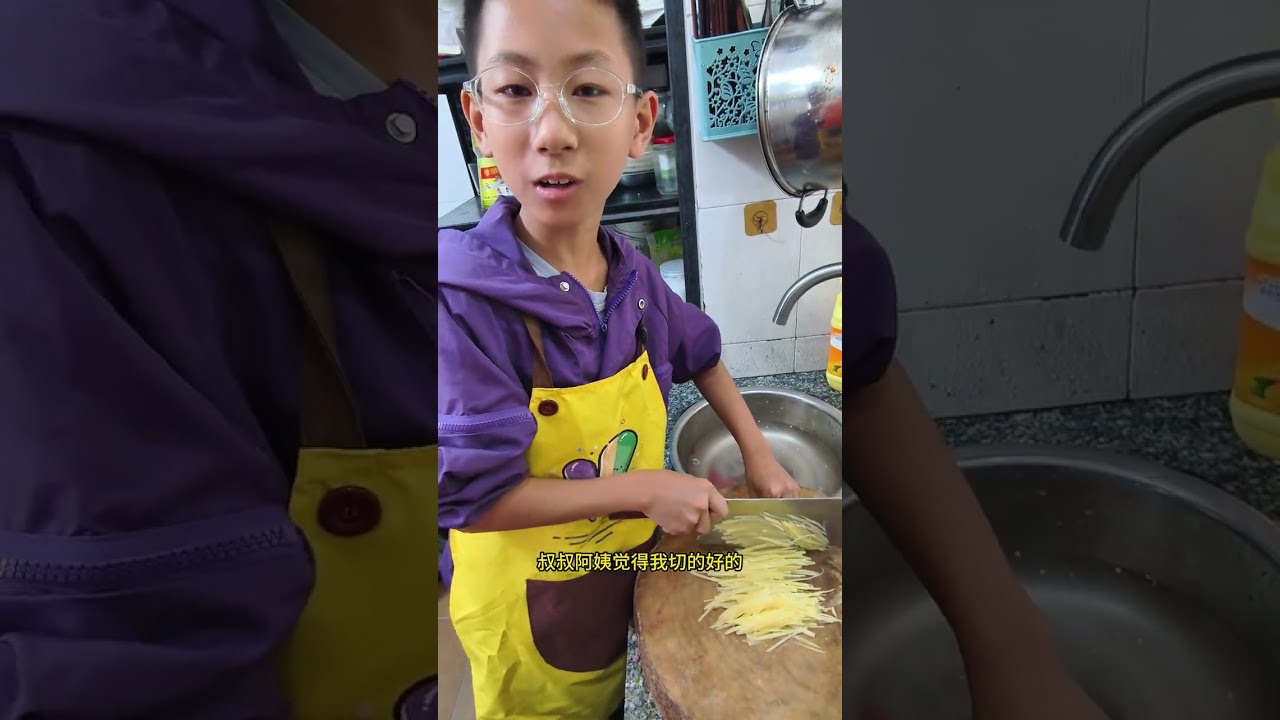 11岁双胞胎独立买菜做饭，惊艳众人
