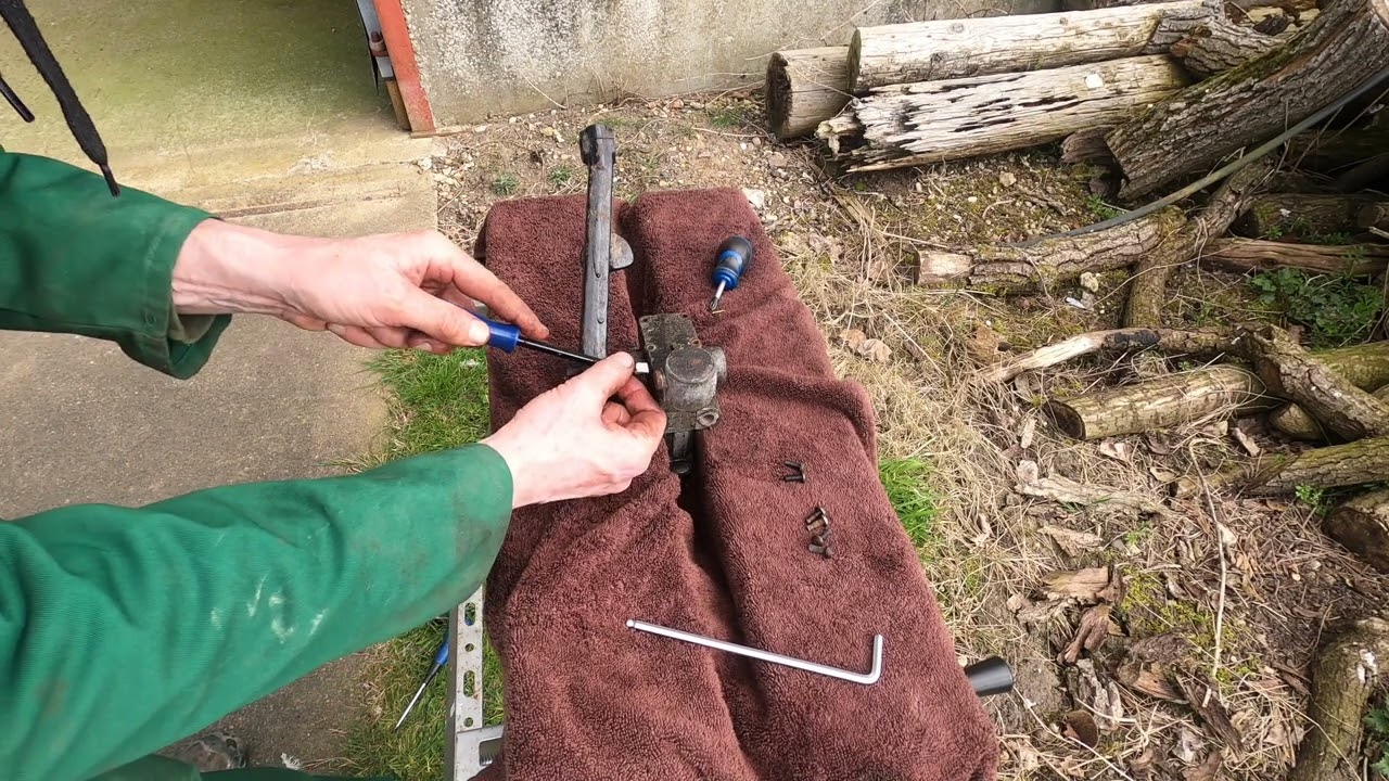 Fresh Oil for Your MG Midget's Armstrong Shocks