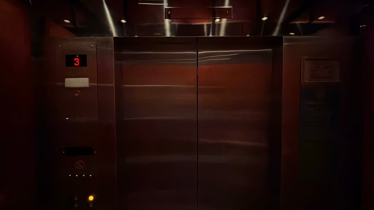 Модифицированные лифты KONE Traction в отеле Marriott Laurel Park Place в Ливонии, штат Мичиган