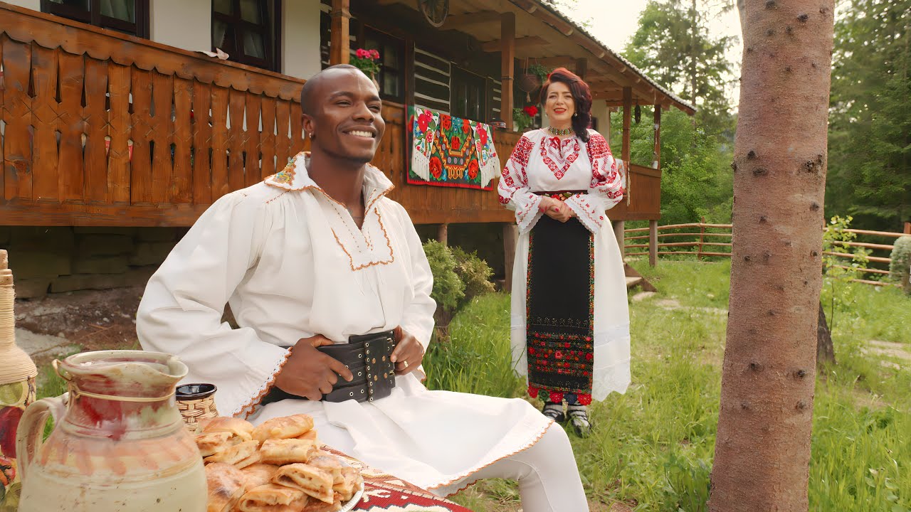 Banto Dos Santos si Camelia Pasca - Frunza verde lemn sucit (Official Video)