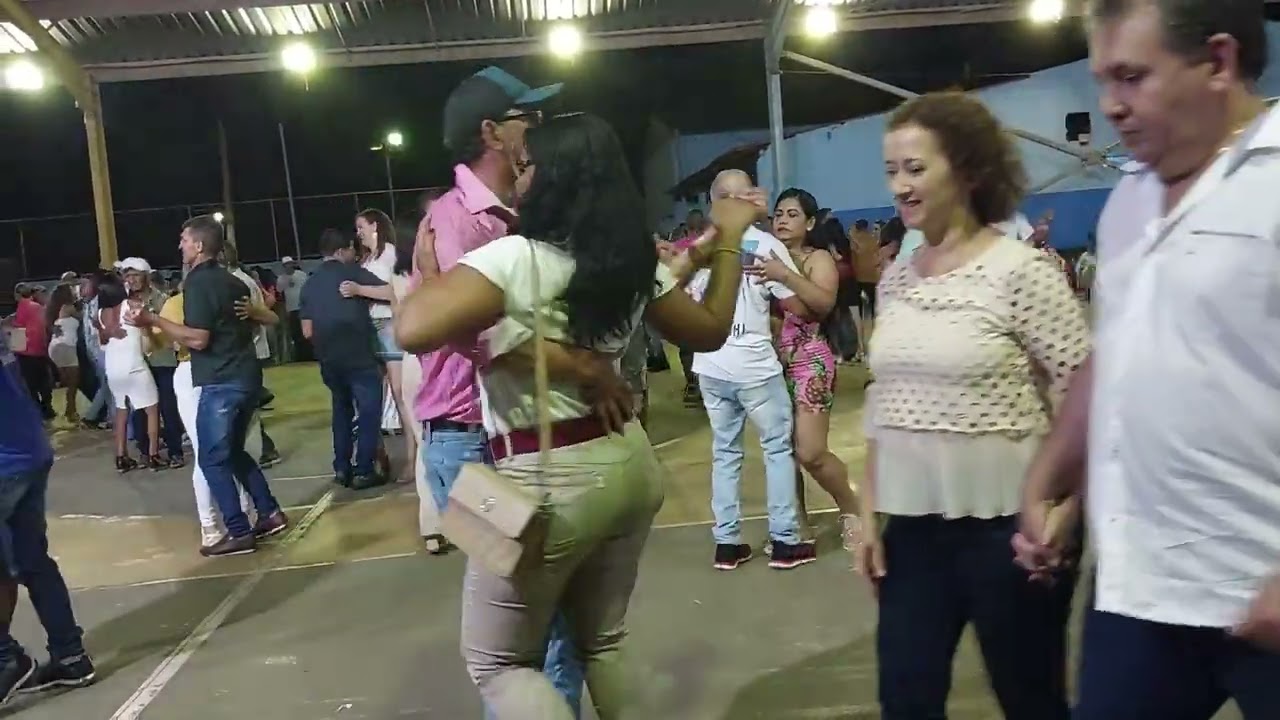 Vamos dança Forro #passossertanejos #Mamonas #roça #vidanaroça #minasgerais #vidareal  #mulherbonita