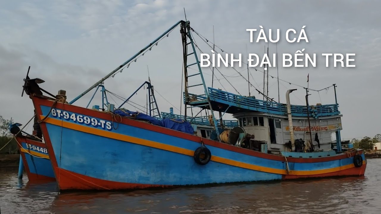 Bình Đại tàu đánh cá về bến nghỉ ăn tết 2021