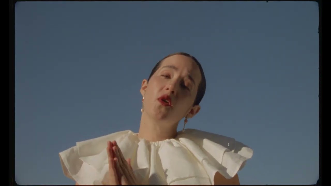 Ximena Sariñana - No Es Igual (Video Oficial)
