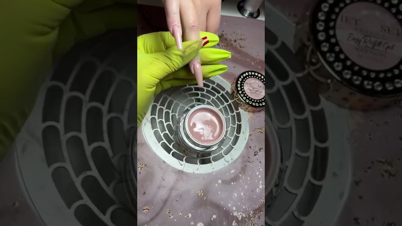 RefillNails 🤎 Matt im Winter 💙 Strickdesign 🧶
