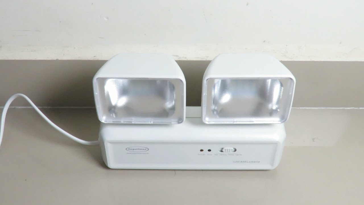 Review Luminária De Emergência Com 2 Farois Led 400 Lumens Segurimax - Vale a Pena?