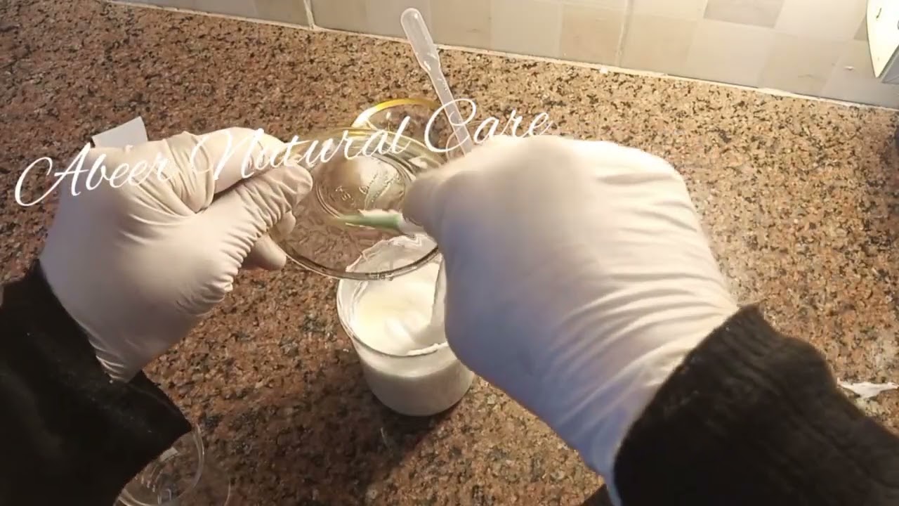 كريم مغذي ومرطب للبشره والجسم بحمض الشمع