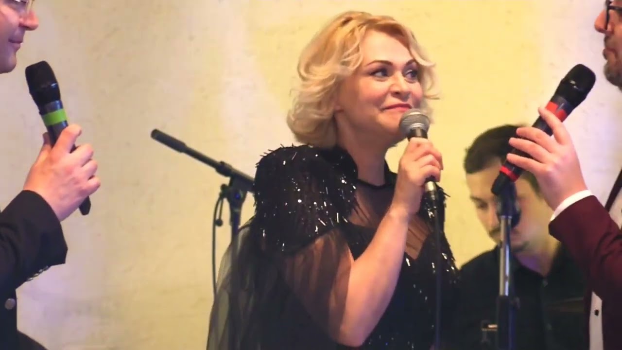 Lumea noastră nu-i paradisul-Christall Sound, Mediana Vlad, pian Andreea Dobia, Formația adv gospel