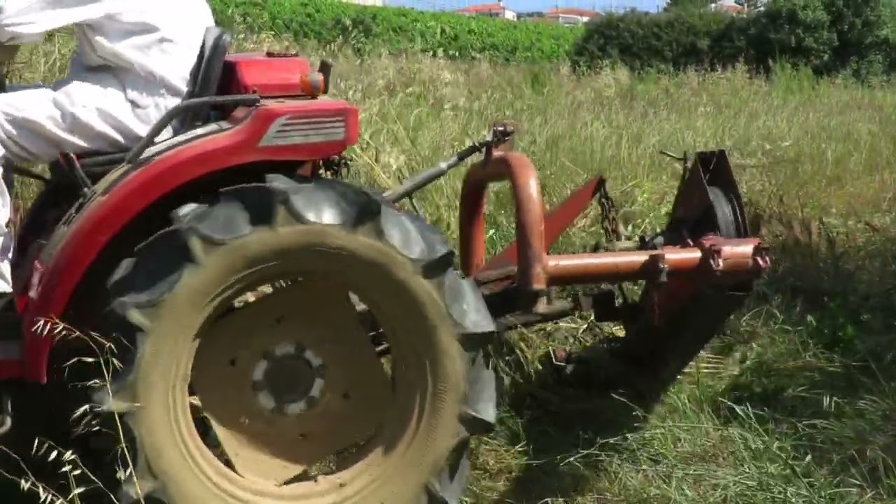 Cortar feno com Mitsubishi Mtx225 e gadanheira Fontanesi pente duplo 1,60 mt