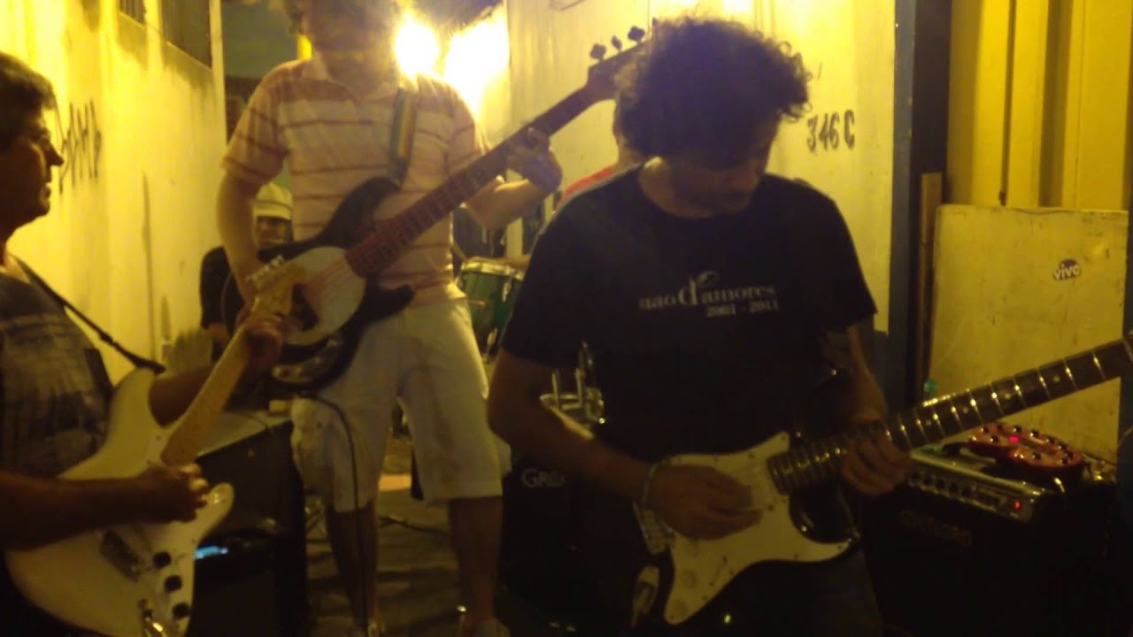 Marcio Costa com a banda Sintonia Instrumental Beco do Rock em Sabara
