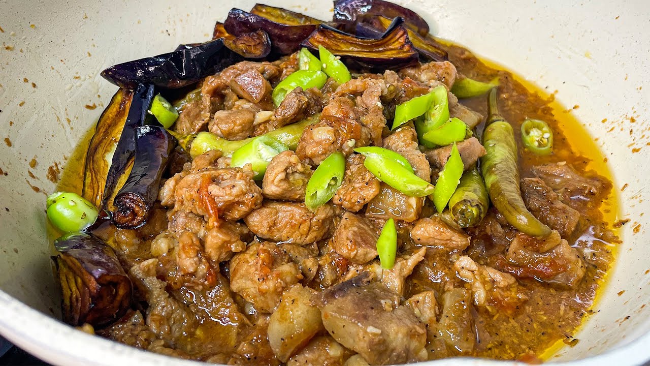 This Filipino PORK Recipe will make you eat more rice! | Pork Binagoongan (Shrimp Paste Pork)