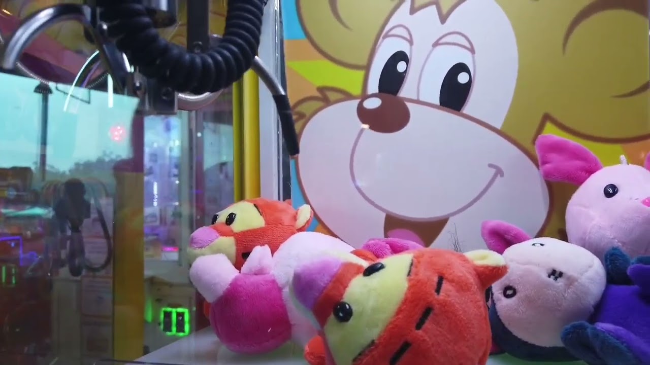 First Time Playing at Tom's World SM Manila!!! #arcade #clawmachine #tomsworld