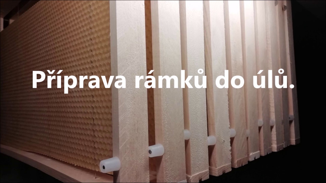 Co dělá včelař v zimě? Příprava rámků na novou sezónu.