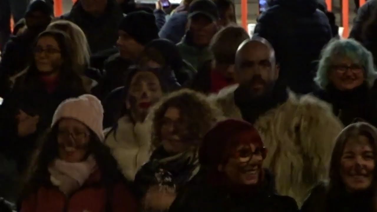 Ottana-(Ballo Sardo)Sant'Antoni 'e su fogu-16 Gennaio 2025