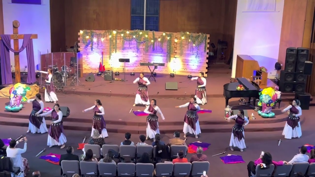 Corazón de guerra danza del Día de Madres-Ministerio Hineini