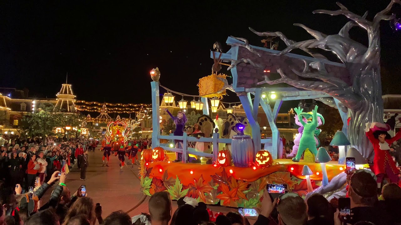Disneyland Paris Halloween Party - 1st Parade