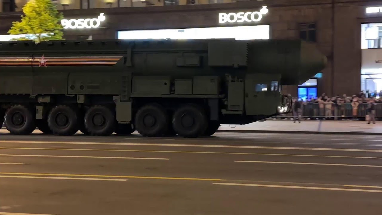 Подготовка к параду победы в центре Москвы.  