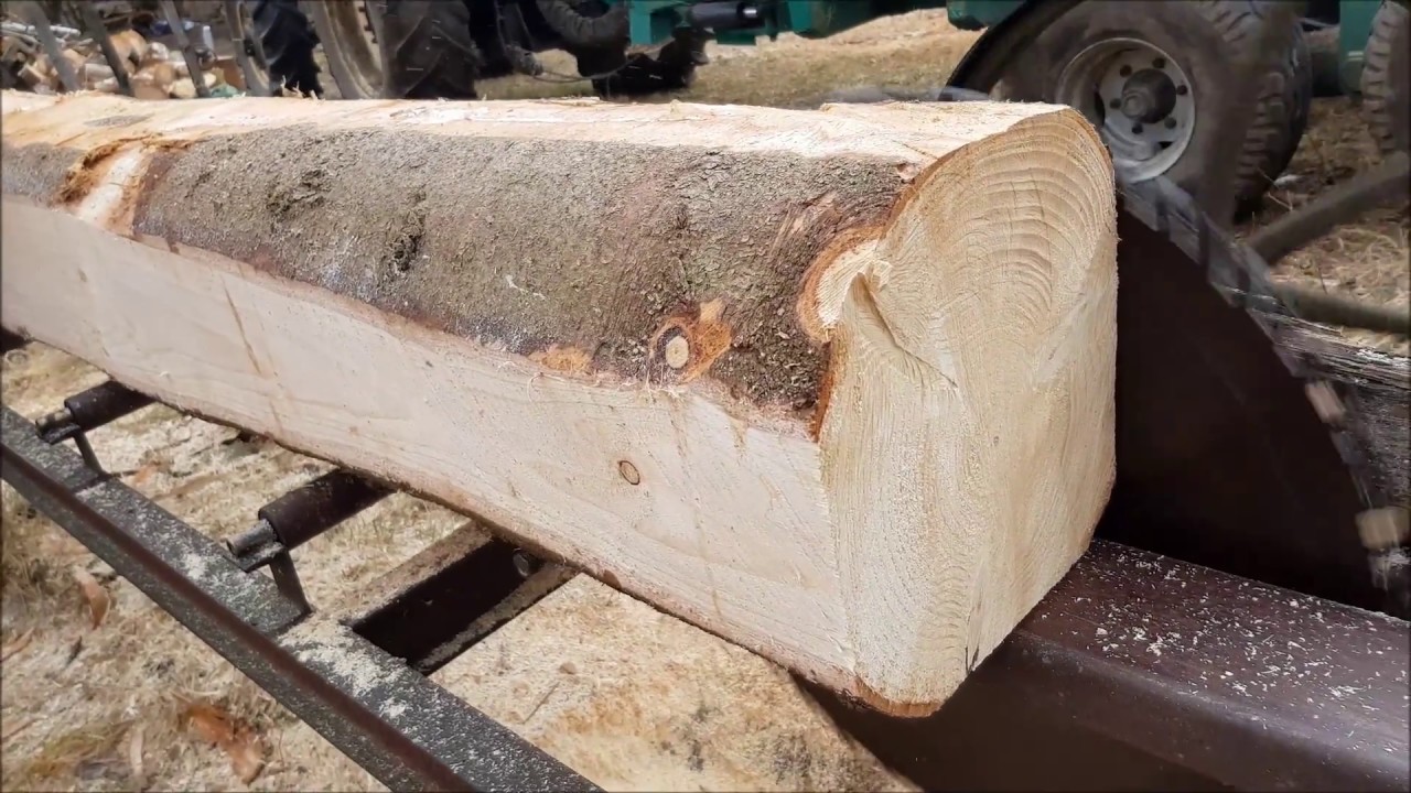Piłowanie desek z drzewa świerkowego z silnikiem 7.5 kw