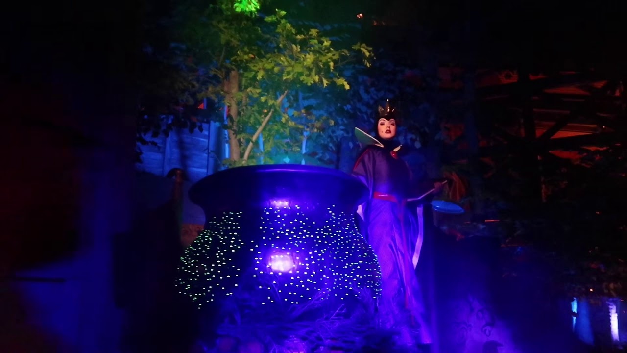 Evil Queen Treat Trail - Oogie Boogie Bash Opening Night