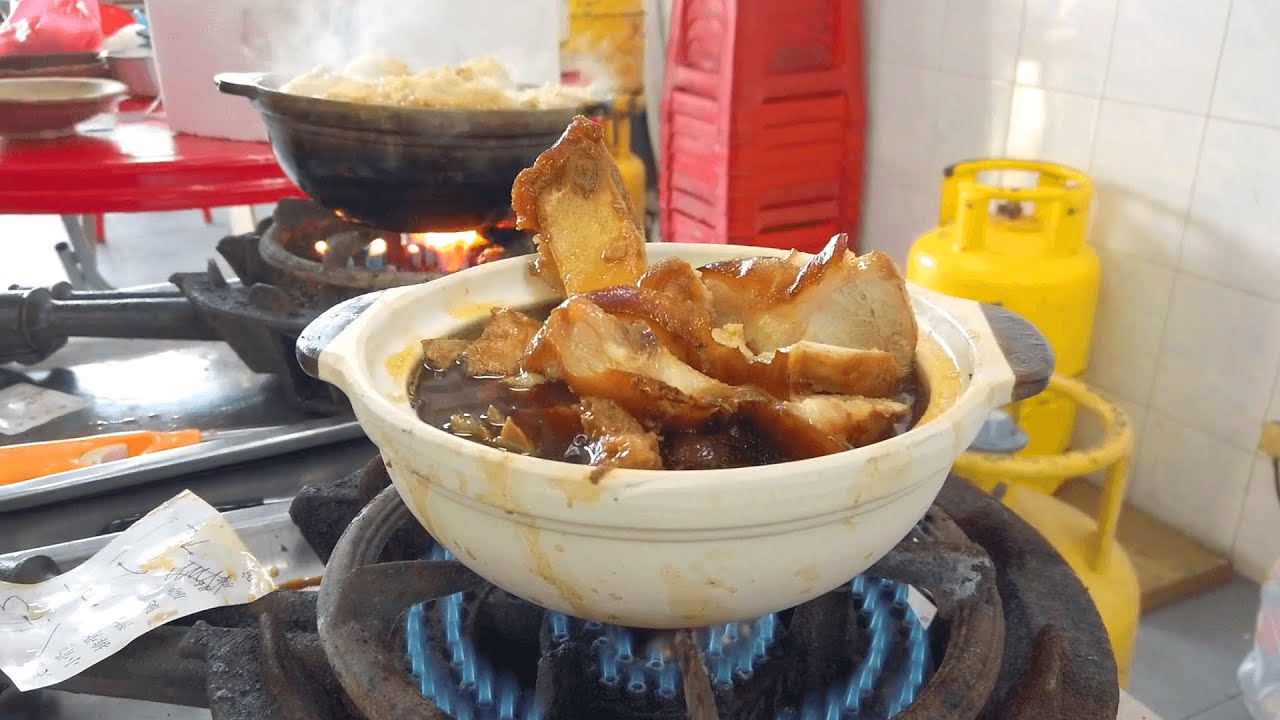 【Malaysia】Meat feast! Kepong’s delicious bak kut teh with its signature strong seasoning!