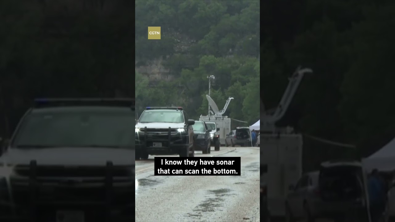 Texas floods: Rescue underway, volunteer pleads for more equipment