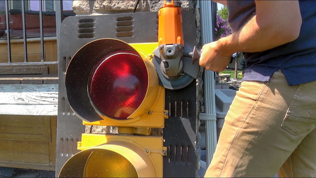 What's inside a Stop Light?
