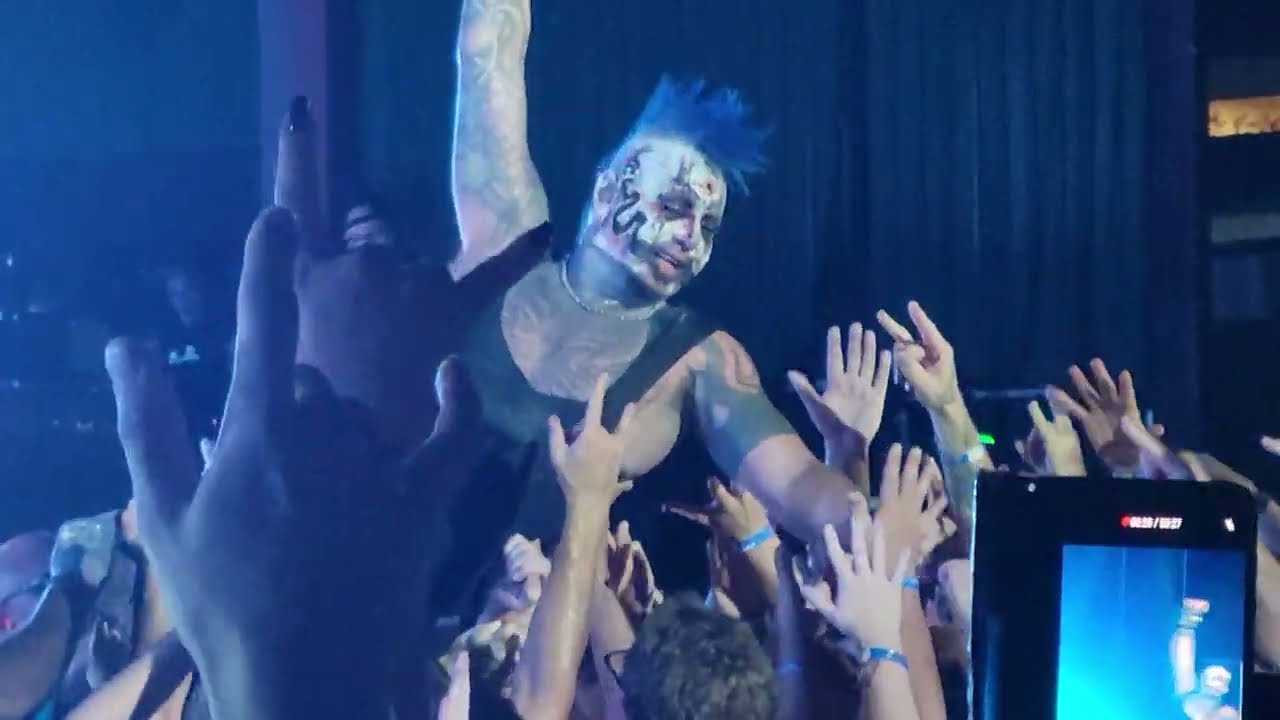 Mudvayne -  World So Cold (Live) Iowa