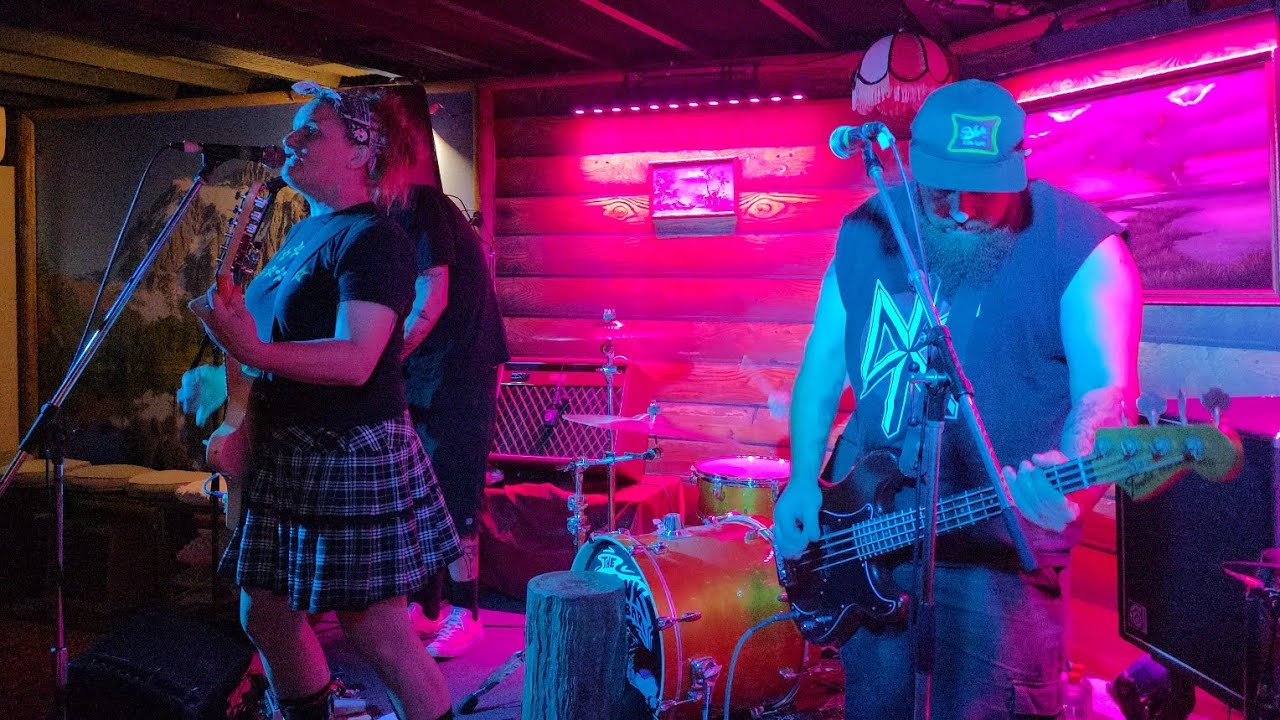 Flangipanis Live @ The Junk Bar