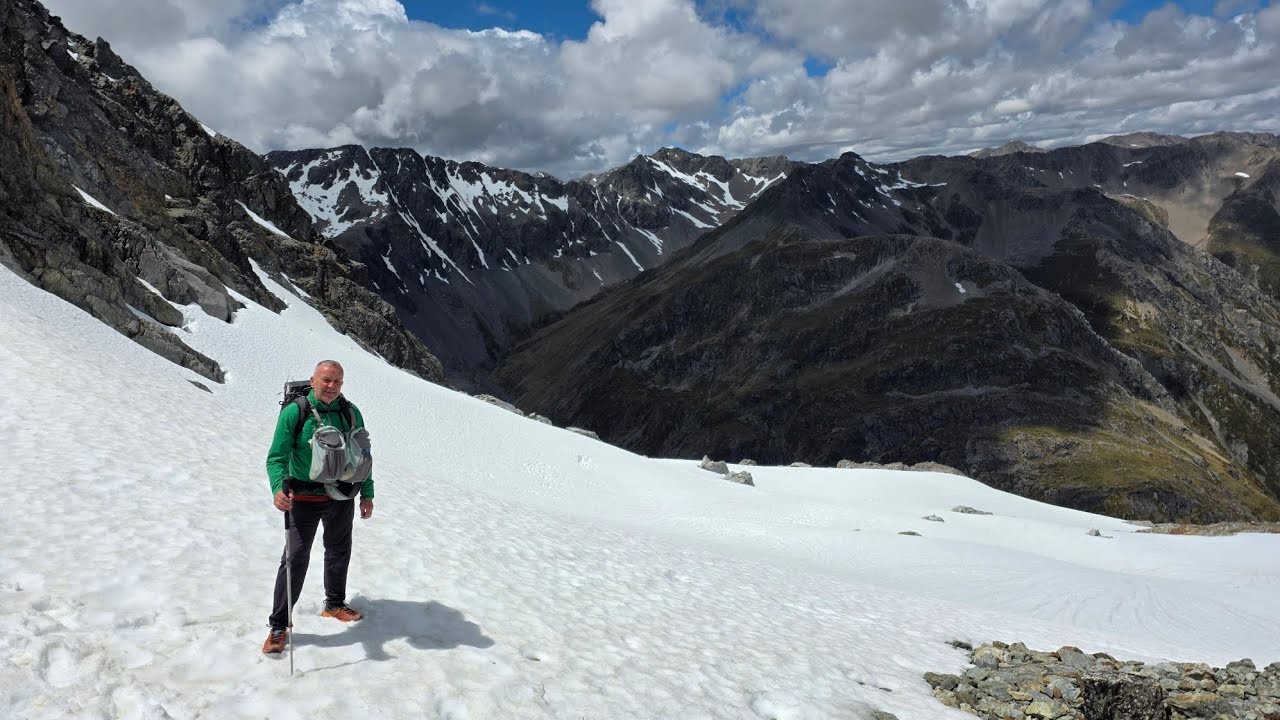 Te Araroa 2039km to 2052km  - Blue Lake Hut over Waiau Pass to Caroline Creek Bivouac