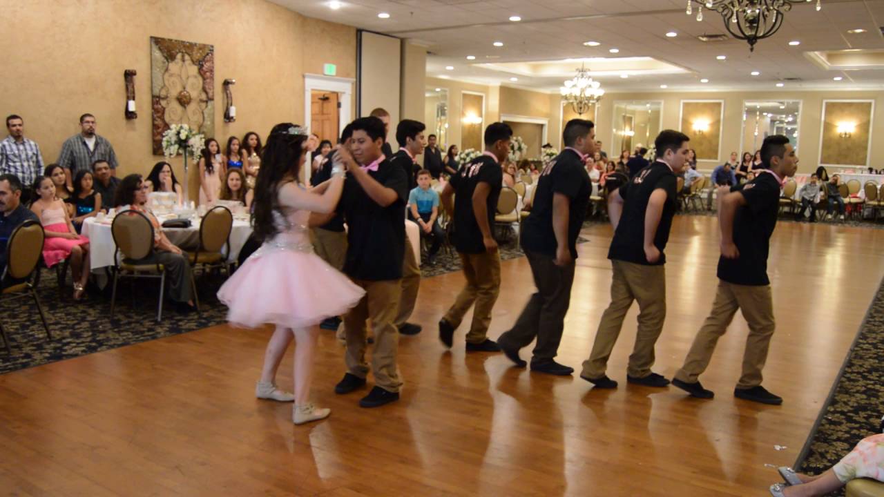 Arianas 15 Surprise Dance