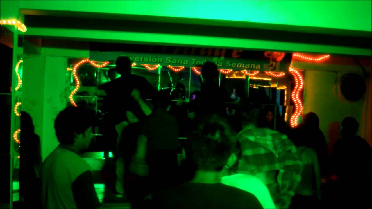 Dj Dennis By Dj Dexuz Ft Liviu Guta Si Laura  Tu Ma Ridici Tu Ma Cobori Remix (R.S.D 2013))