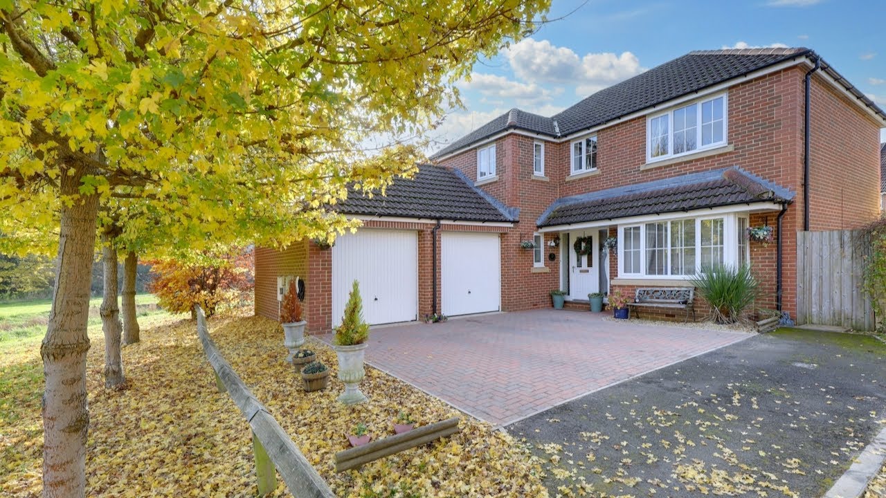 Pinto Close, Moulden View, Swindon, Wiltshire SN5