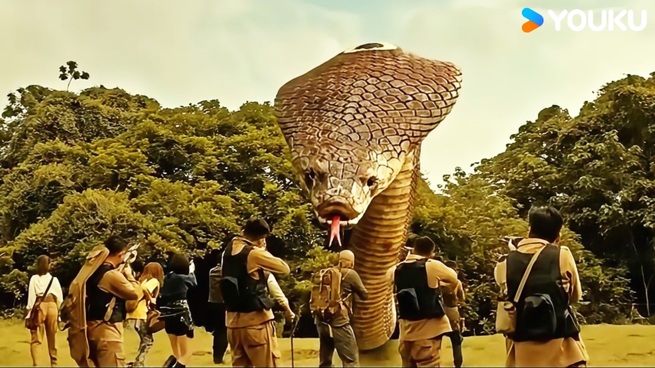🐍⚡️🚫King Cobra suddenly appeared, blocking everyone's path! | Jurassic Revival | YOUKU MONSTER MOVIE