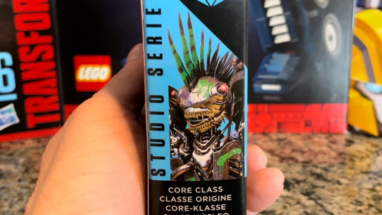 Transformers Studio Series Decepticon Mohawk unboxing and transforming