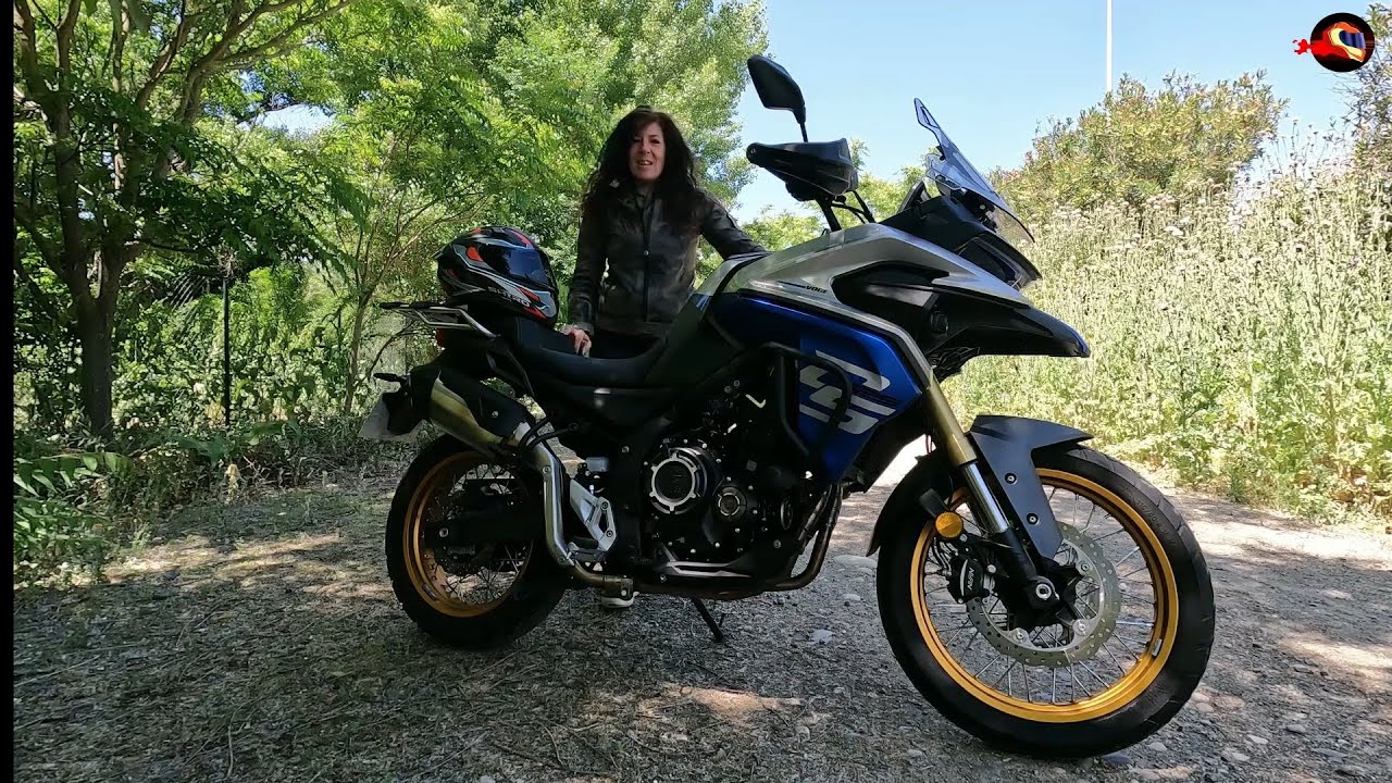 En moto con Elena Calleja: Prueba Voge 525 Dsx 2024