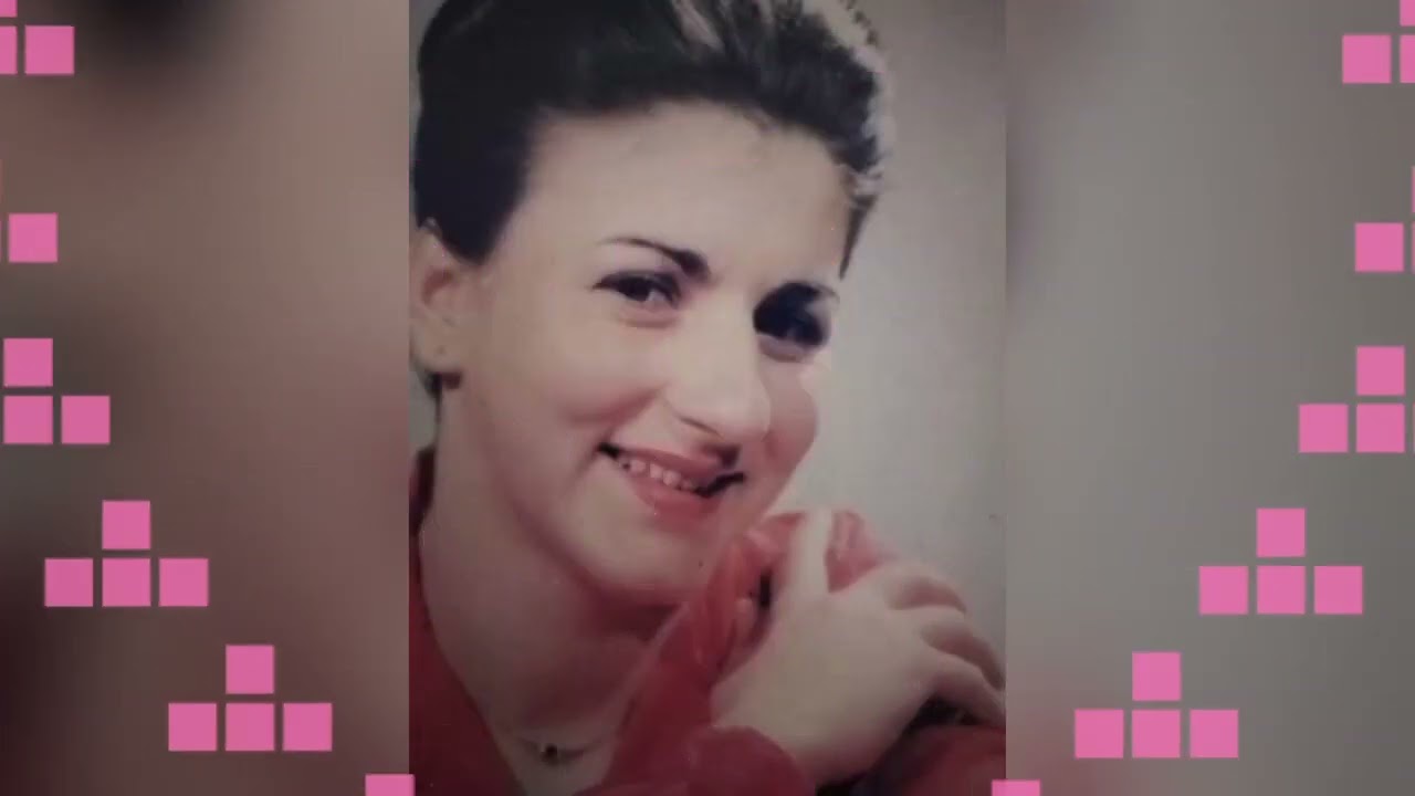 ΤΡΕΙΣ ΟΜΟΡΦΕΣ ΚΟΠΕΛΕΣ ΑΝΘΟΥΛΑ ΝΟΥΣΗ