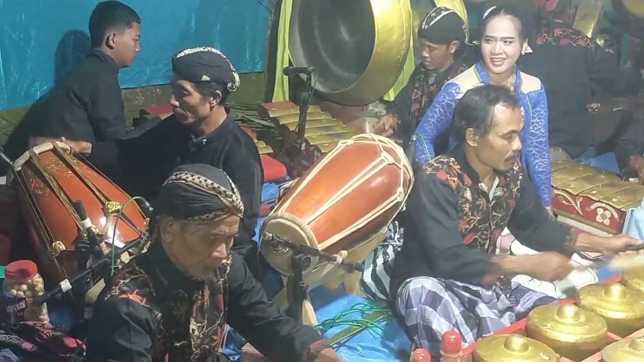 NUNGGAL SARI LARAS