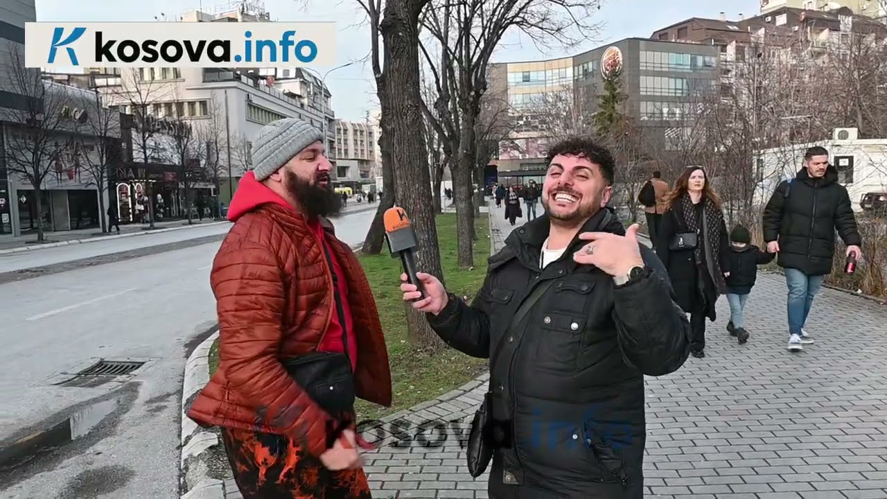 Top Intervista e Vitit 2026 – Këngë, humor dhe të qeshura pa fund në sheshin e Prishtinës