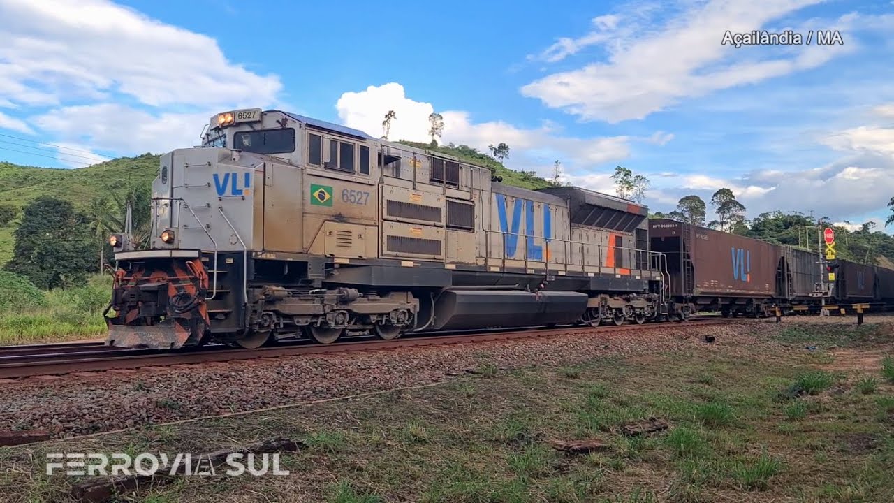 Gigante da VLI com 158 vagões na estrada de ferro Carajás