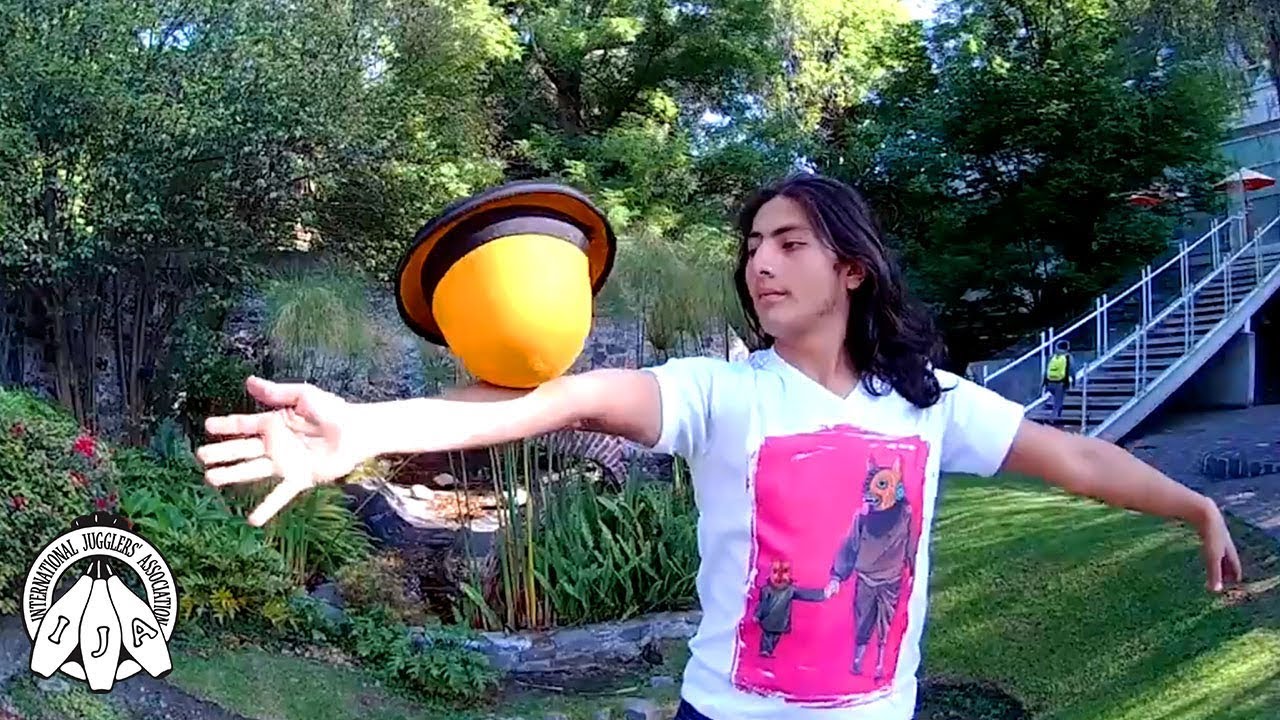 IJA Tricks of the Month by Paul Mapache of México | Juggling Hats