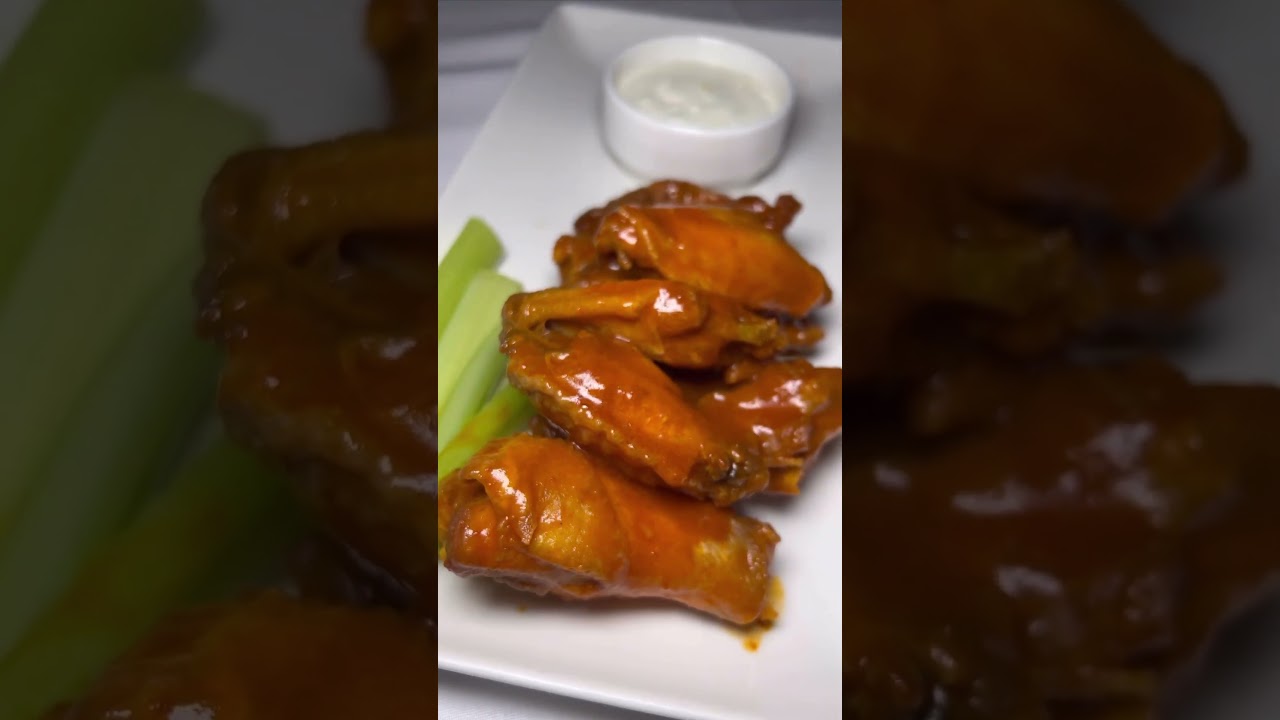 Buffalo Wings 📍Park Place Restaurant & Bar ~ New Hyde Park, NY