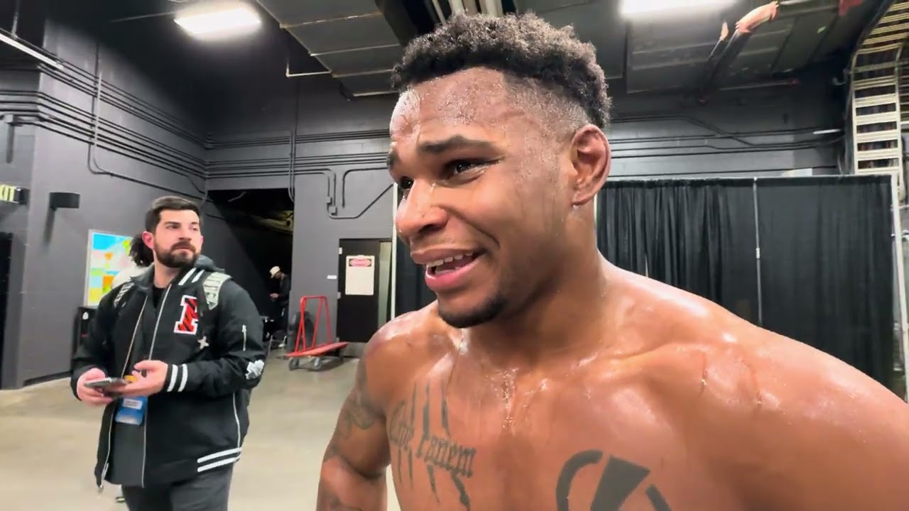 Гейб Арнольд, игрок сборной NCAA All American, выступает за команду Iowa Hawkeyes в весовой катег...
