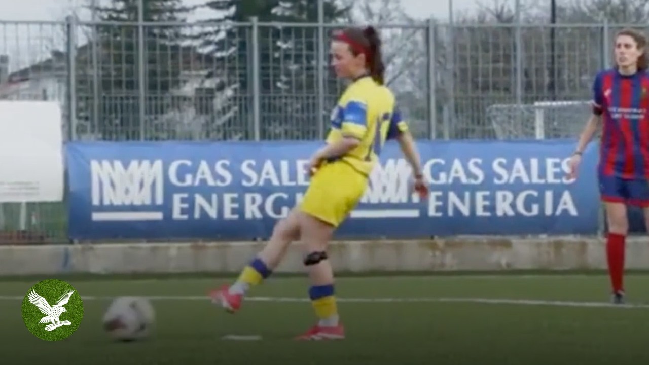 Italian footballer's extraordinary act after refereeing blunder