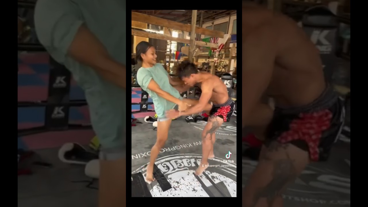 SUPERGIRL KNEE 💥🤯