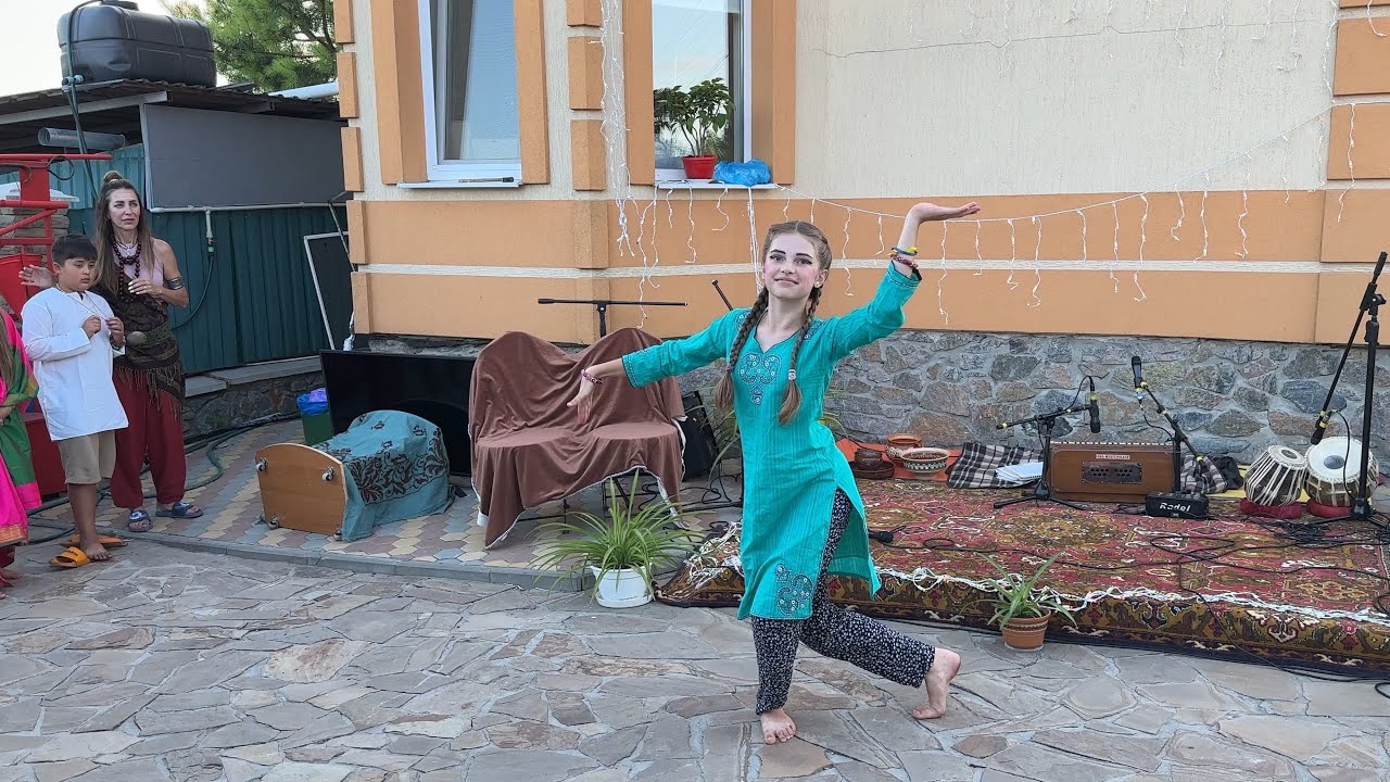 Dance "Jai Mahesha Jatajuta" Ashram Nirananda, Art-Ananda Academy for children, Sahaja Yoga Ukraine
